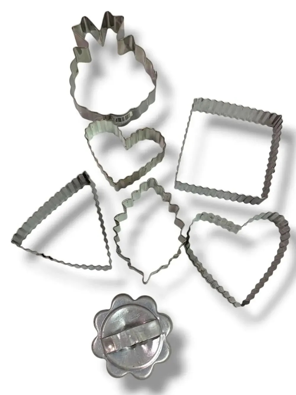 Lot of 7 Pastry Cookie Cutters Crimped Heart Leaf Flower Tin